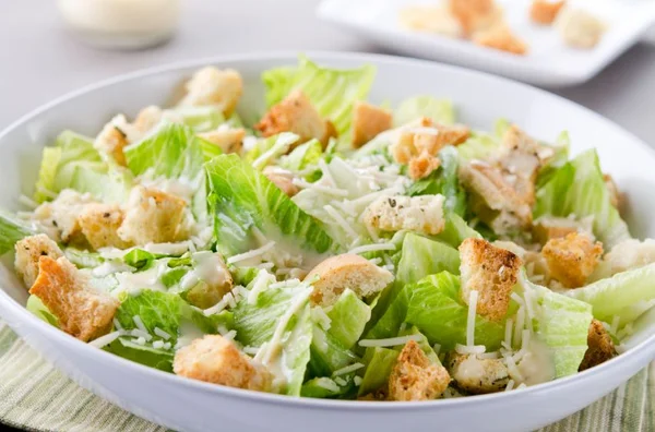 Salată Caesar