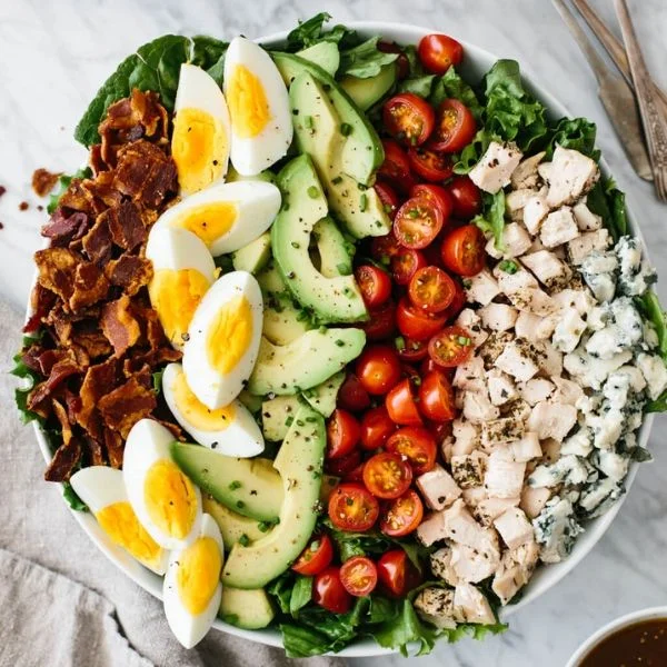Salată Cobb