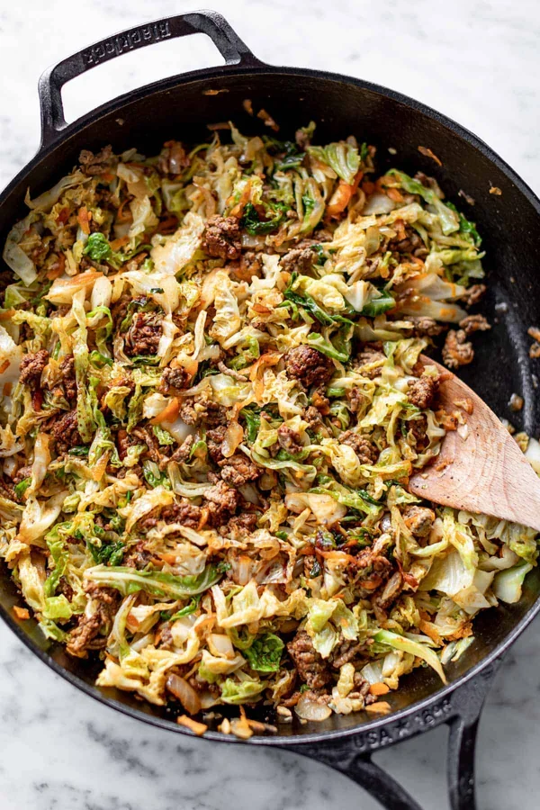 Stir fry varză cu carne tocată